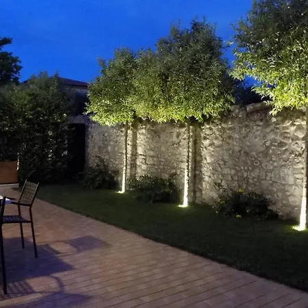 Millyholidays - Sunflower - Center - Nearby - Private Garden - Pool 公寓 巴多利诺