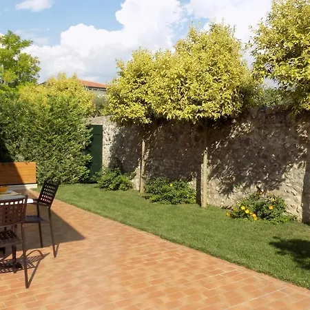 Millyholidays - Sunflower - Center - Nearby - Private Garden - Pool Apartamento Bardolino