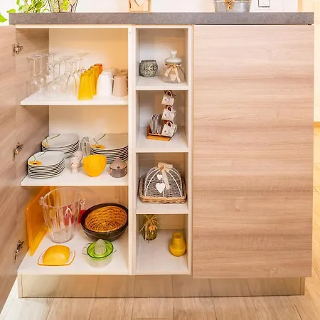 Millyholidays - Sunflower - Center - Nearby - Private Garden - Pool * Bardolino