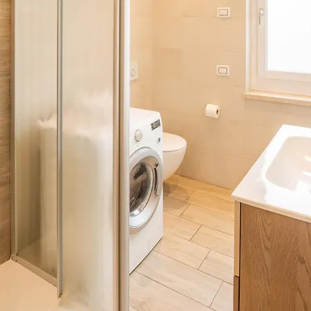 Millyholidays - Sunflower - Center - Nearby - Private Garden - Pool